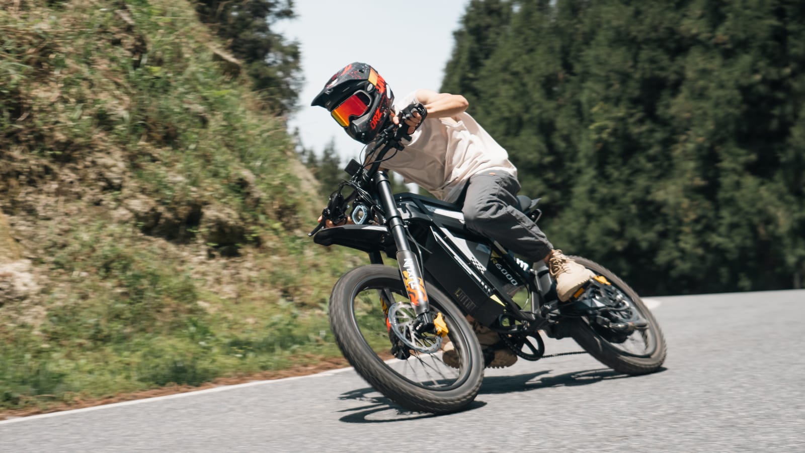 R6000 60V 7000W E Dirt Bike | COSWHEEL